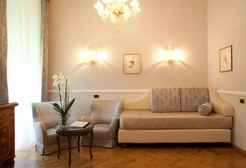 سوییت جونیور در طبقه همکف, Imperiale Palace