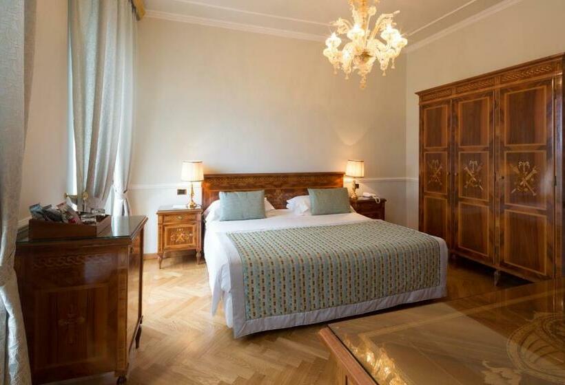 חדר סטנדרט נוף לים עם מרפסת, Imperiale Palace