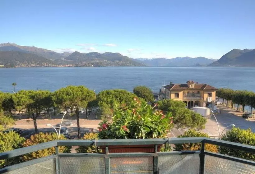 اتاق استاندارد با چشم‌انداز دریاچه, Italie Et Suisse