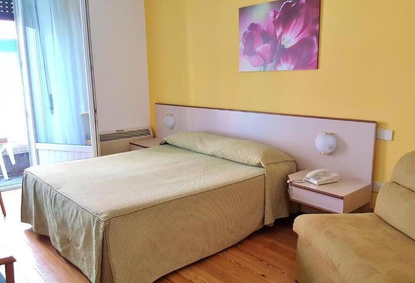 חדר סטנדרט לשלושה, Italie Et Suisse