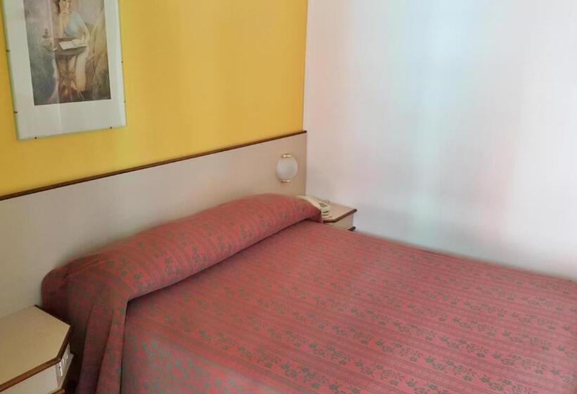 חדר סטנדרט יחיד, Italie Et Suisse