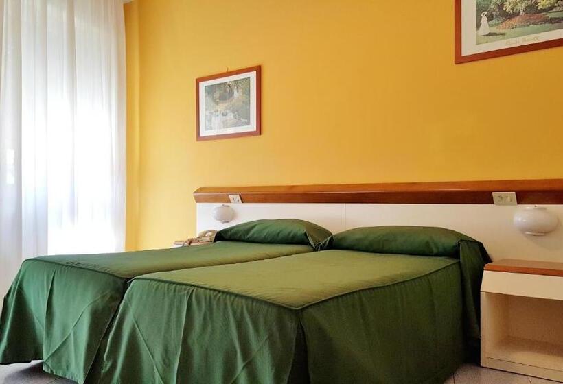 חדר סטנדרט נוף לאגם, Italie Et Suisse