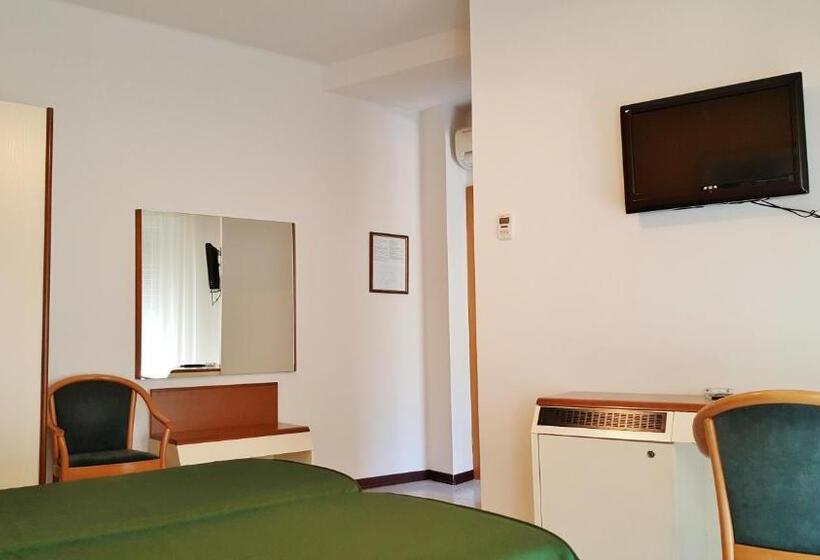 חדר סטנדרט, Italie Et Suisse