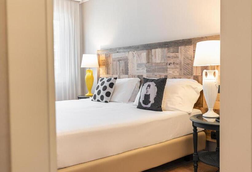 غرفة كلاسيكية, Leon D'oro