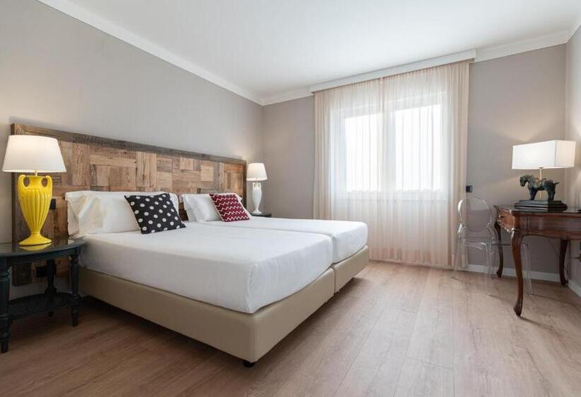 غرفة كلاسيكية, Leon D'oro