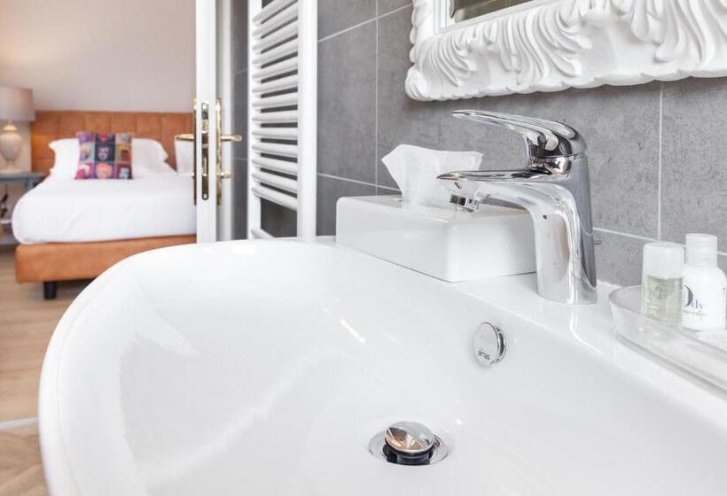 غرفة سوبيريور, Leon D'oro