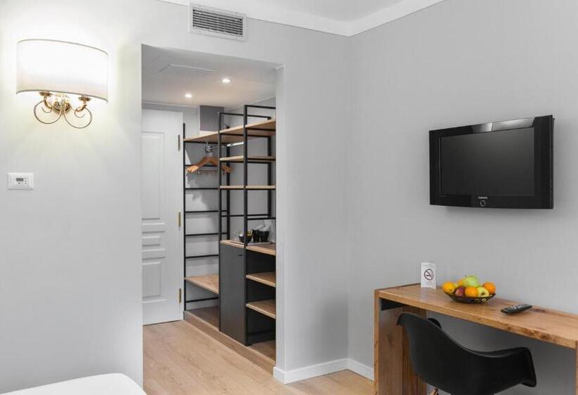 غرفة سوبيريور, Leon D'oro