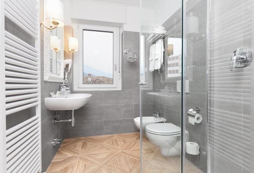 غرفة سوبيريور, Leon D'oro