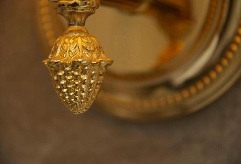 غرفة ديلوكس, Leon D'oro