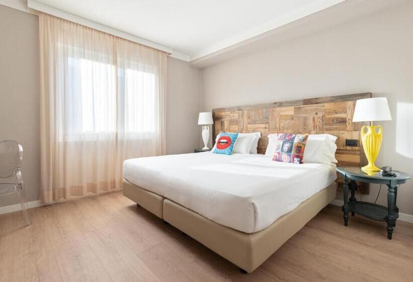 غرفة كلاسيكية, Leon D'oro