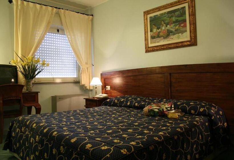 标准单人间, Marini