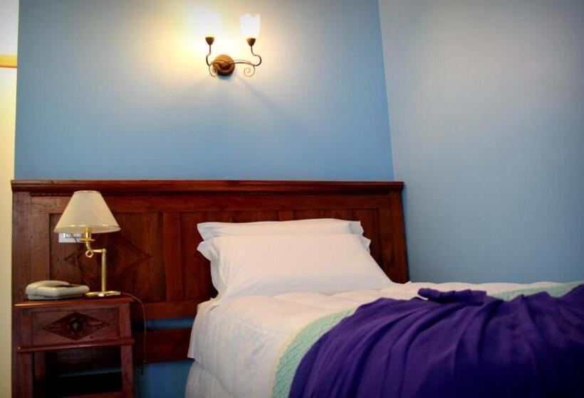 标准单人间, Marini