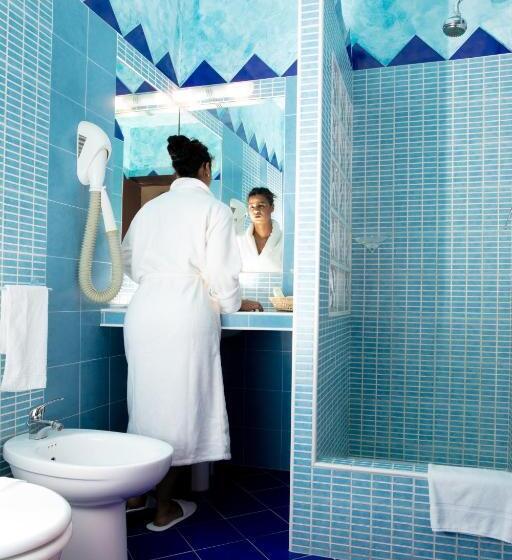 豪华单人间, Marini