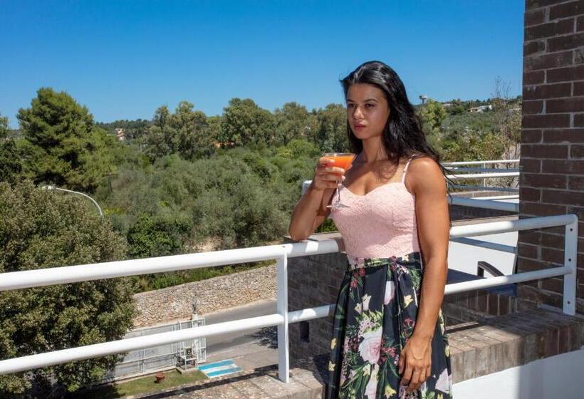 高级家庭房间, Marini