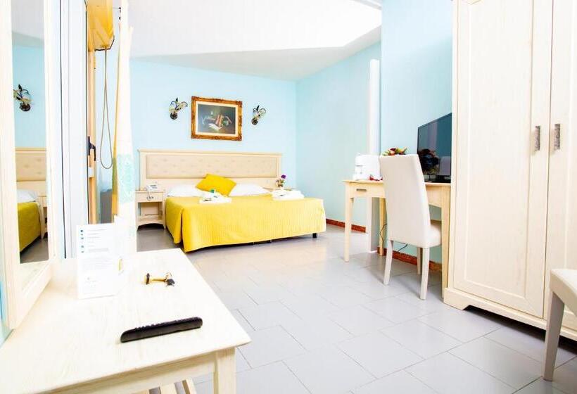 高级家庭房间, Marini