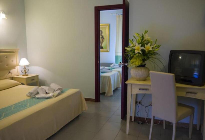 标准三人间, Marini