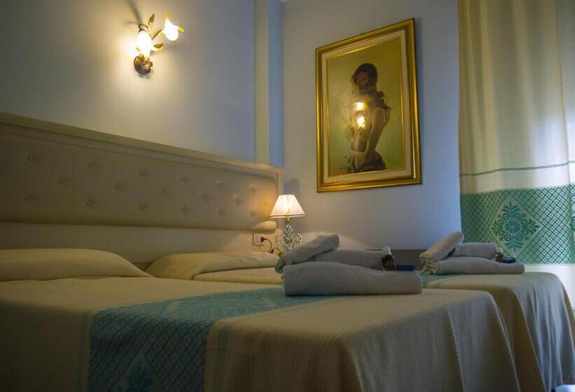 标准三人间, Marini