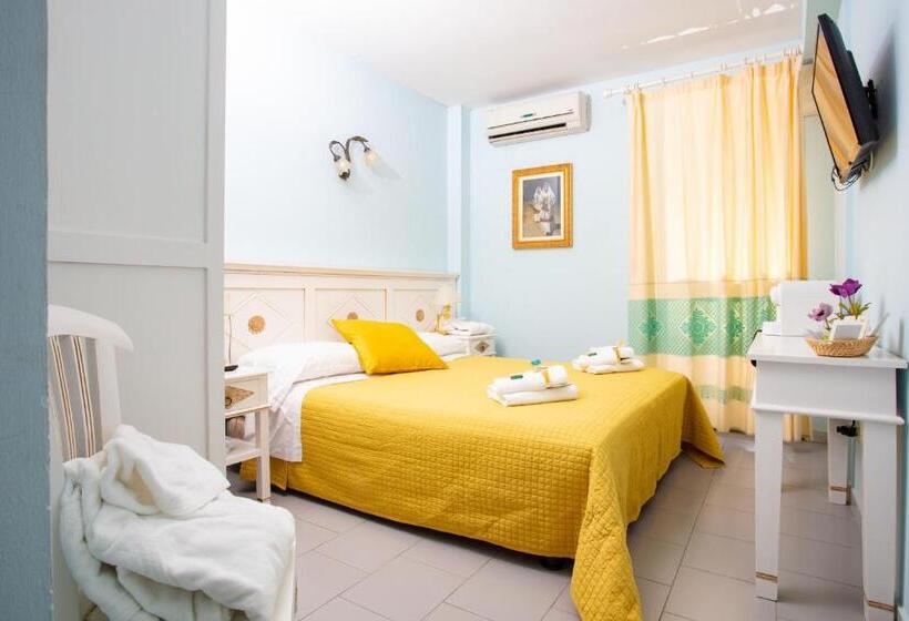 带露台的高档房间, Marini