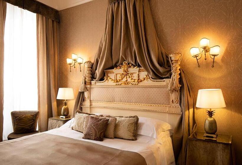 Suite with lake view, Metropole Venezia