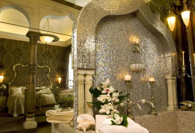 Suite with lake view, Metropole Venezia