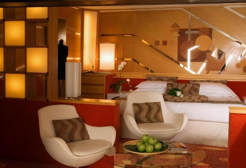 سوییت جونیور با چشم‌انداز دریاچه, Metropole Venezia