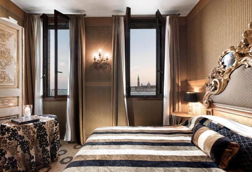 Suite with lake view, Metropole Venezia
