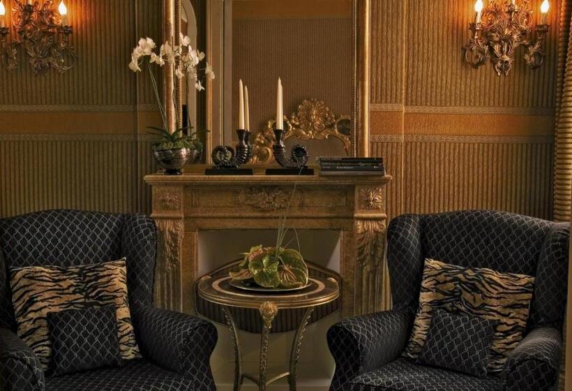 Suite with lake view, Metropole Venezia