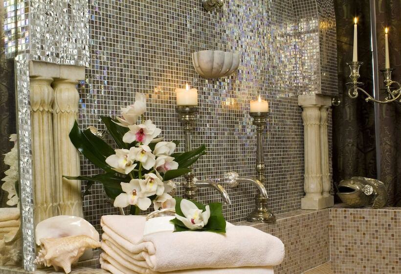 Suite with lake view, Metropole Venezia