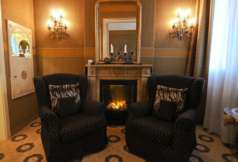 Suite with lake view, Metropole Venezia