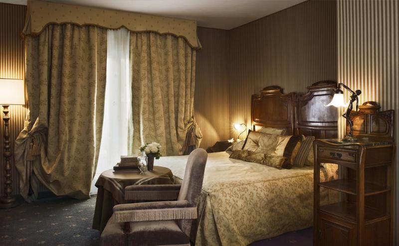 سوییت جونیور با چشم‌انداز دریاچه, Metropole Venezia