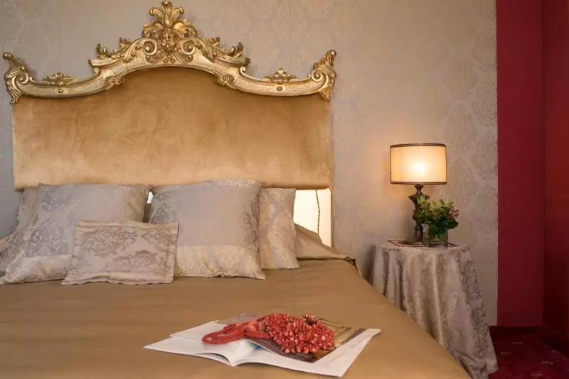 سوییت جونیور با چشم‌انداز دریاچه, Metropole Venezia