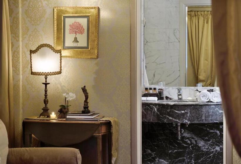 سوئیت جونیور با چشم‌انداز باغ, Metropole Venezia