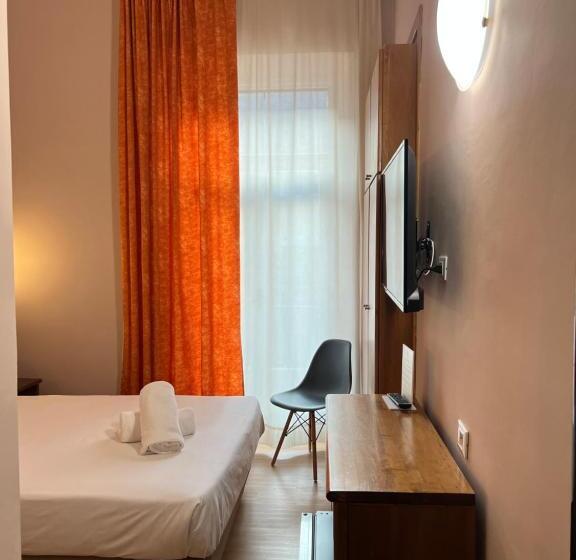 غرفة أساسية, Montevecchio