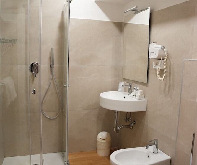 غرفة قياسية فردية, Montevecchio