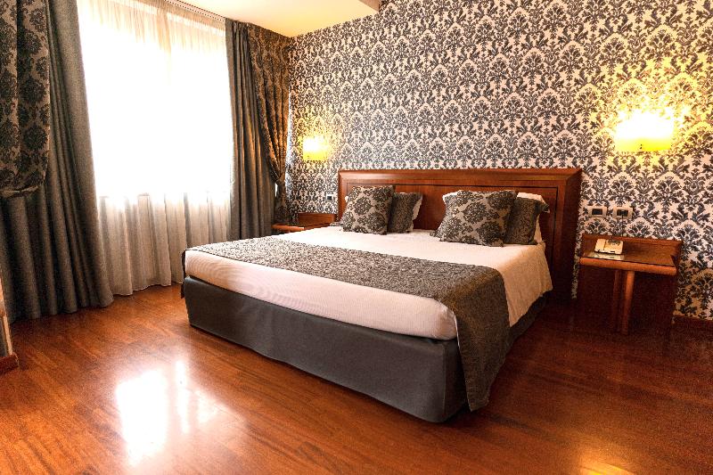 سوییت جونیور, Palace Verona