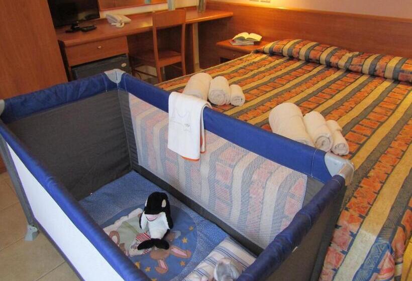 컴포트 룸, Palme Gemelle