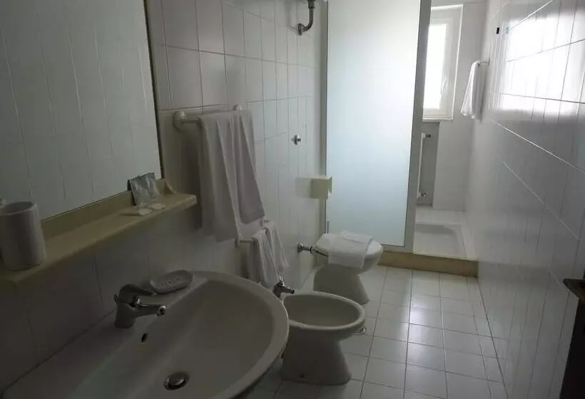 Standard Yhden Hengen Huone, Riviera