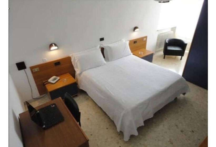 חדר סטנדרט יחיד, Riviera