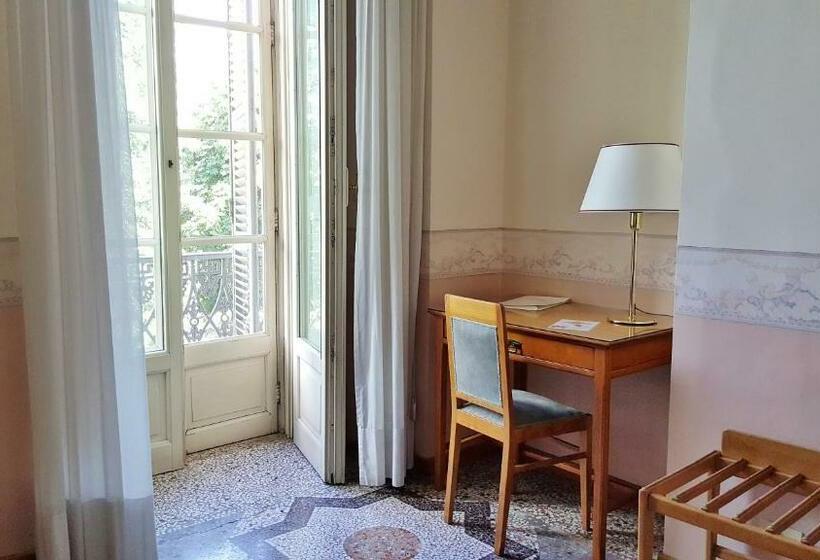 اتاق کلاسیک, Roma E Rocca Cavour
