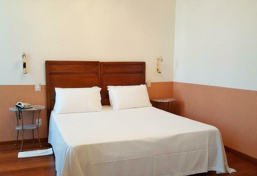 غرفة قياسية ثلاثية, Roma E Rocca Cavour