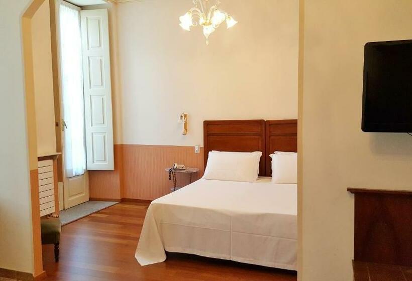 غرفة قياسية ثلاثية, Roma E Rocca Cavour