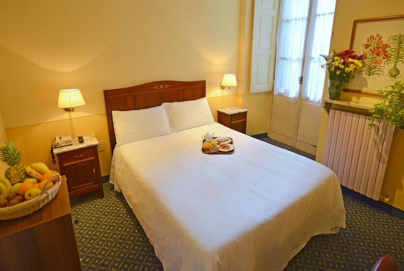 غرفة كلاسيكية, Roma E Rocca Cavour