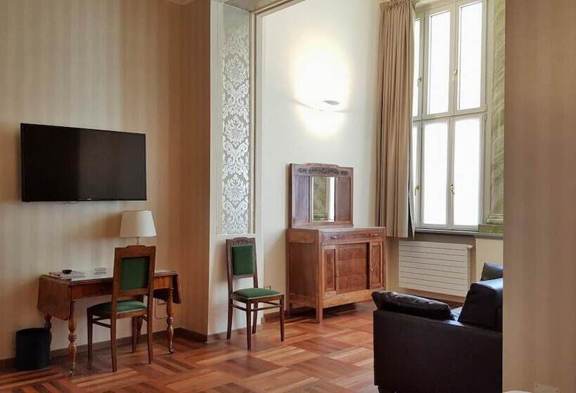 سوییت, Roma E Rocca Cavour