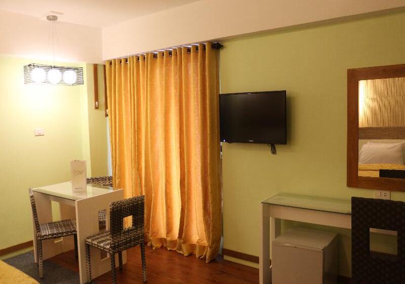 豪华房间, Sina Astor