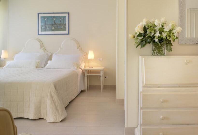 小型套房, Sina Astor