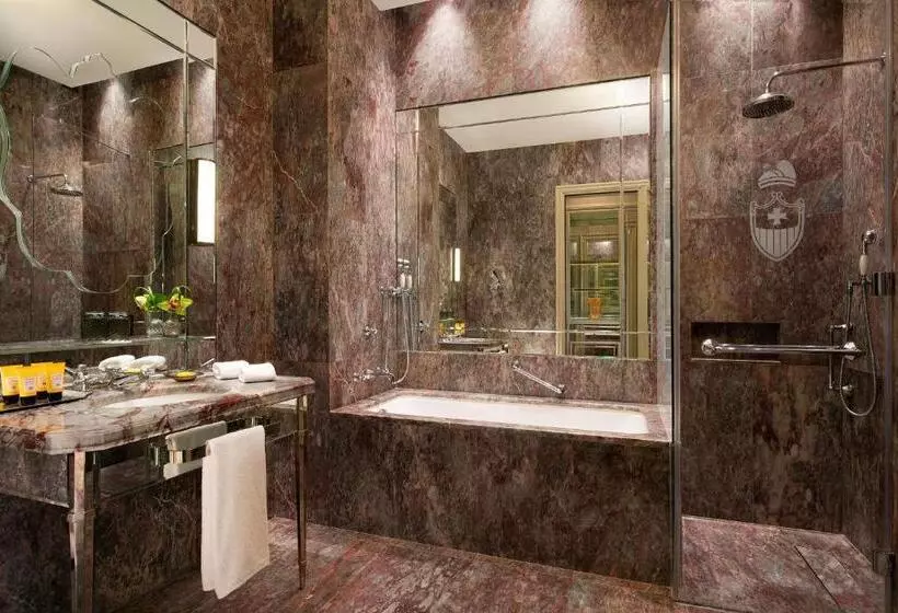 اتاق لوکس با تخت بزرگ, The Gritti Palace, A Luxury Collection Hotel, Venice