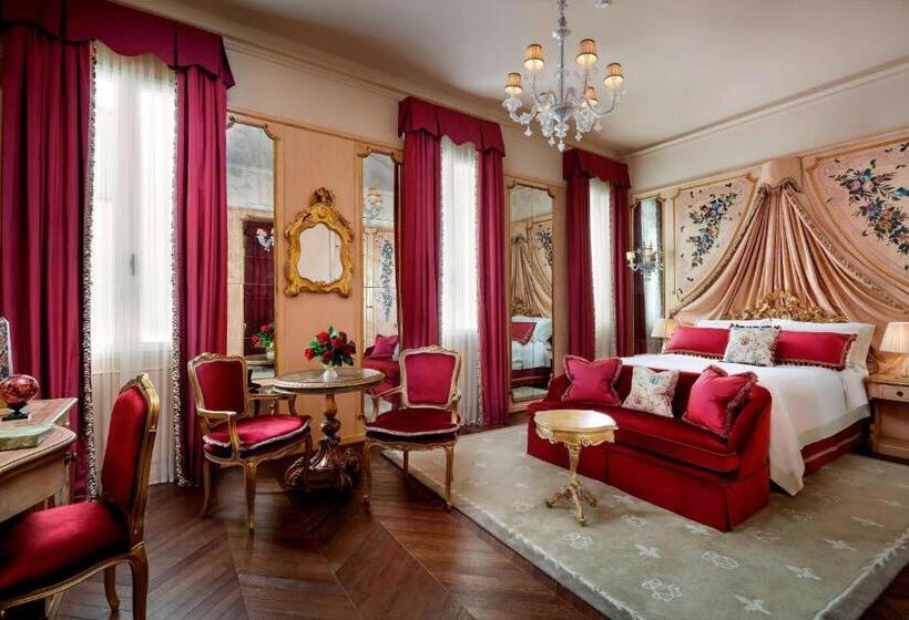 Номер Стандарт, The Gritti Palace, A Luxury Collection Hotel, Venice