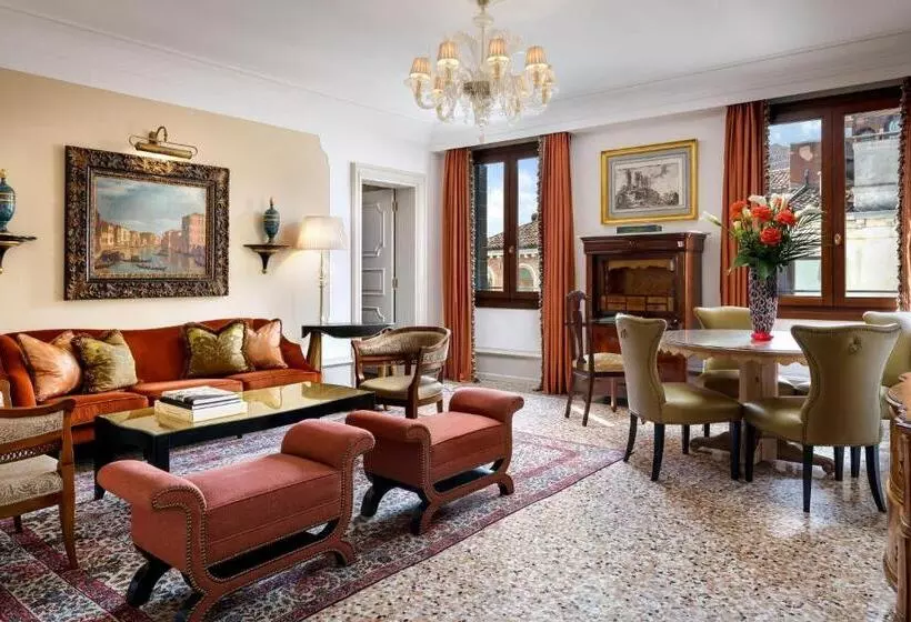 سوئیت با تخت بزرگ, The Gritti Palace, A Luxury Collection Hotel, Venice