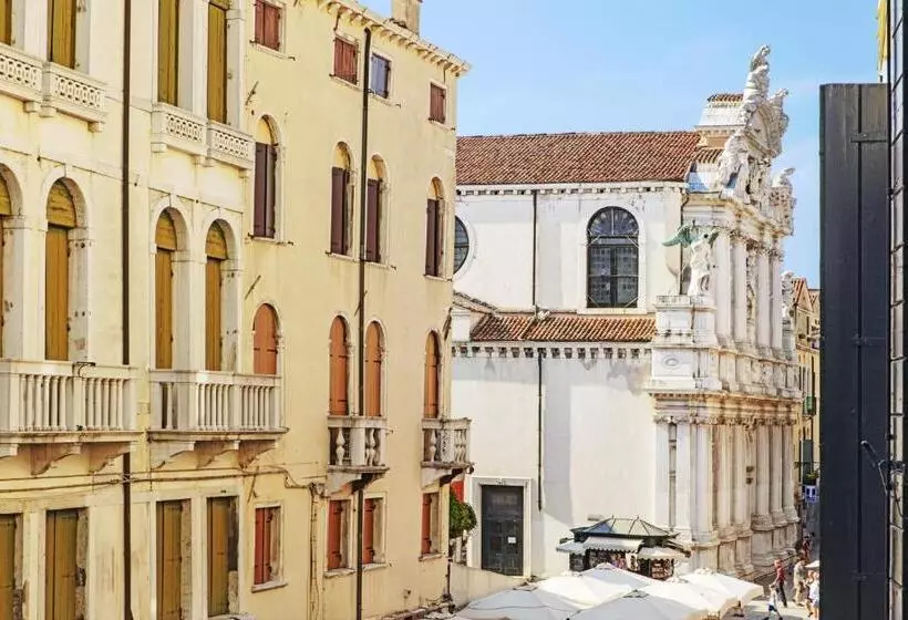 سوئیت با تخت بزرگ, The Gritti Palace, A Luxury Collection Hotel, Venice