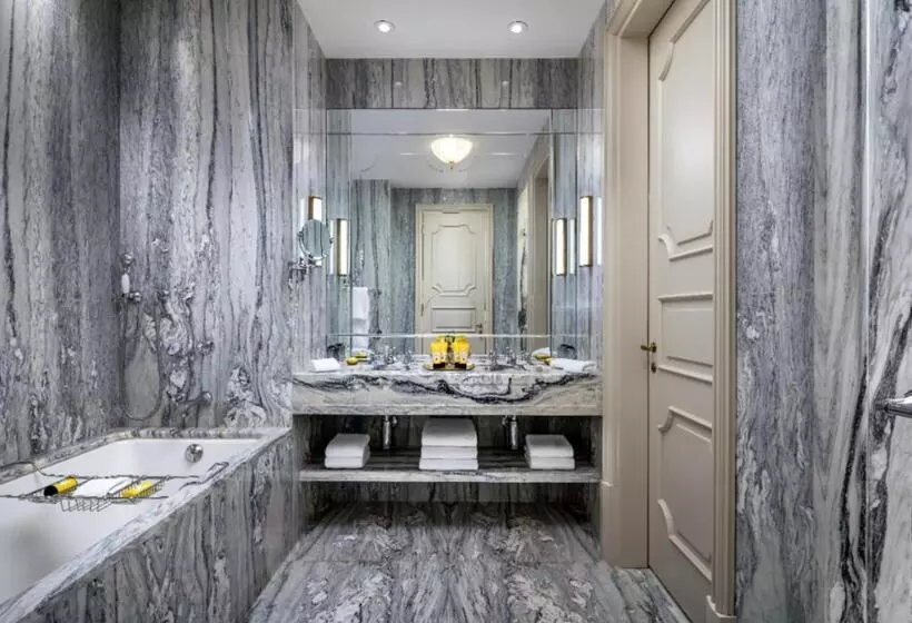 سوئیت با تخت بزرگ, The Gritti Palace, A Luxury Collection Hotel, Venice